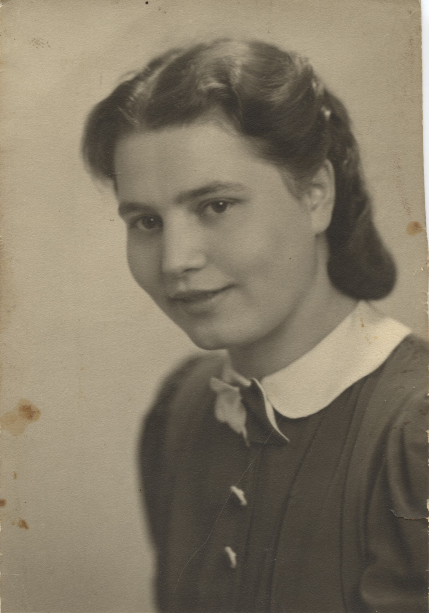 Agnes (Jes Schmitz (18.05.1917 - 06.03.2005)