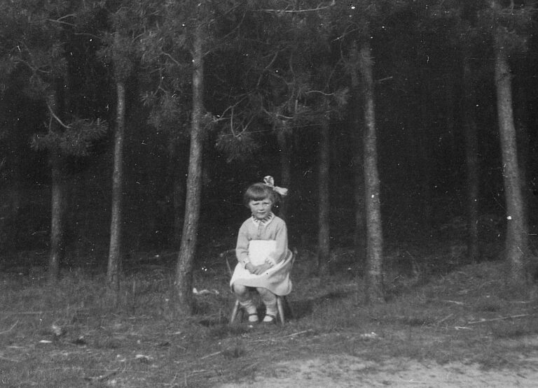 Mia Schmitz (?)

(foto nr: 120-1)